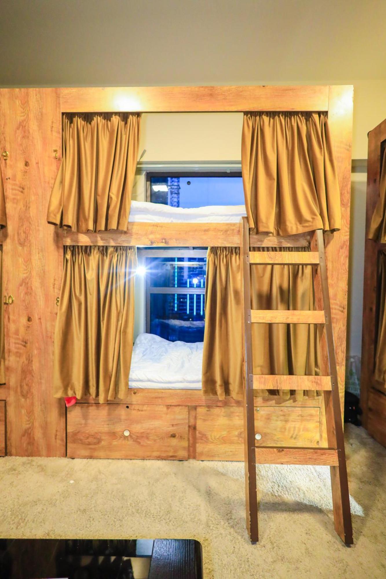 Lunar Hostel Plus Ντουμπάι Εξωτερικό φωτογραφία